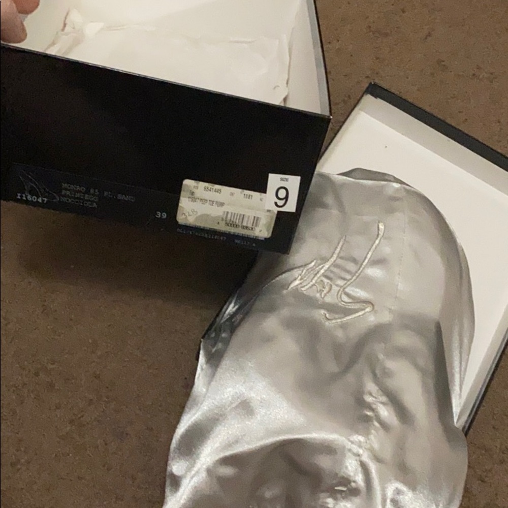 Giuseppe Zanotti Designs Shoes - Picture 4 of 10